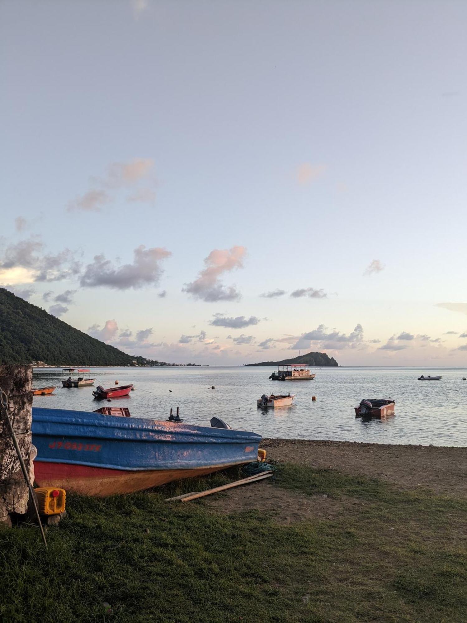 Rainbow Heights Apartment, Soufriere Eksteriør bilde